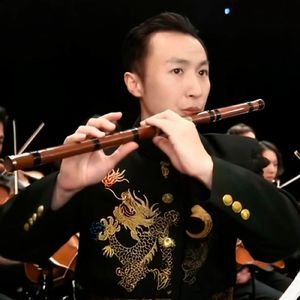 小县城脱身舞表演三
